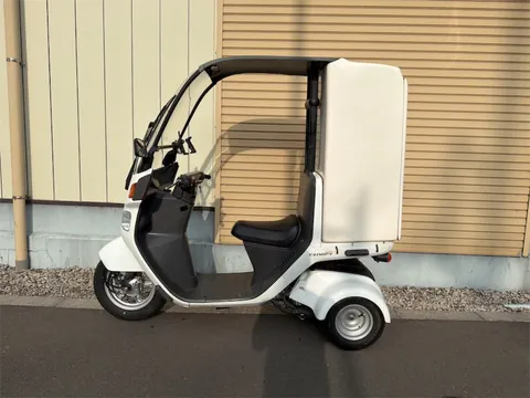 運転席前のスマホバー（スマホホルダー取付バー）とハンドルまわり