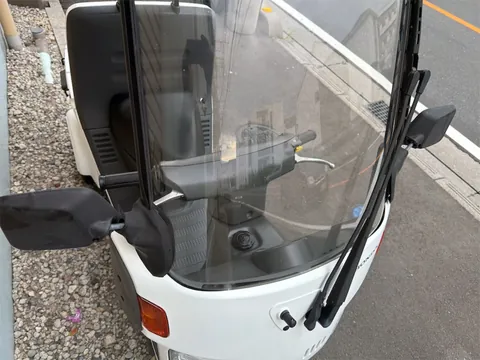 運転席から見た風防・ミラーまわり
