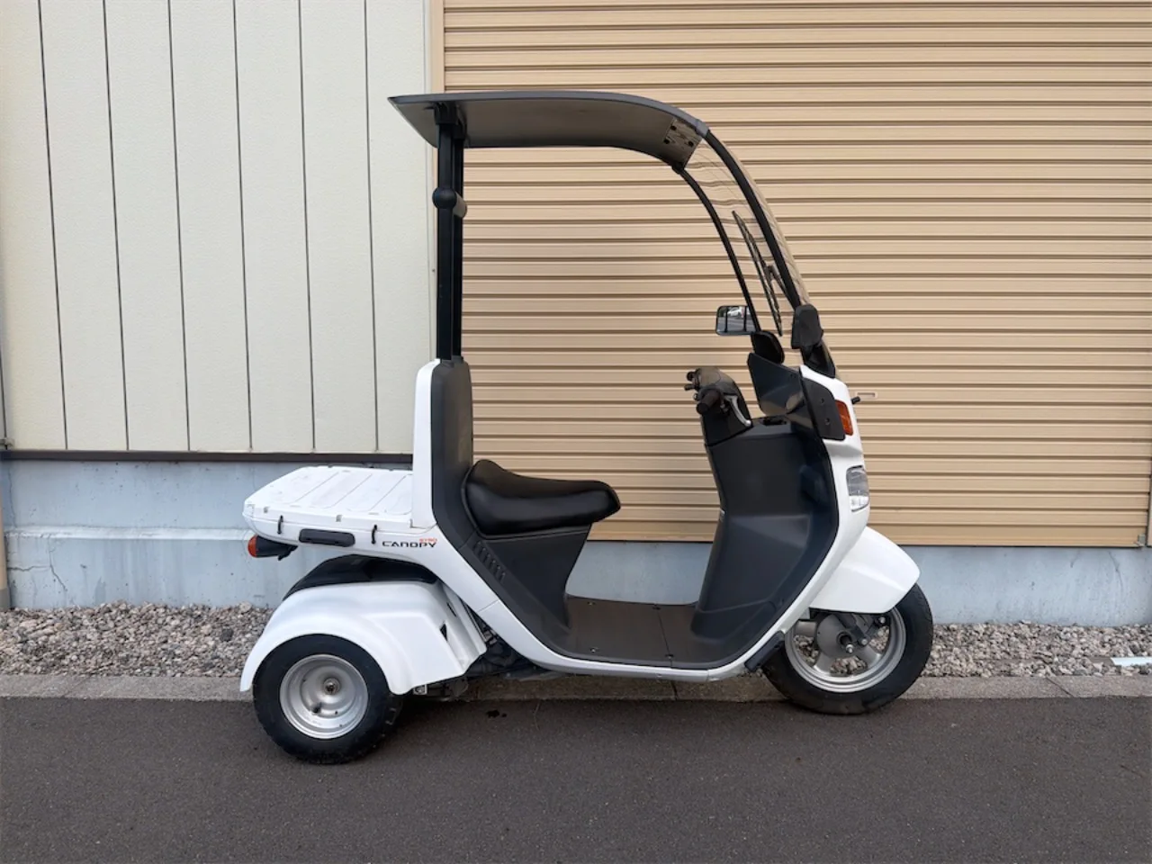 ホンダ ジャイロキャノピー 2018年式 白 デッキタイプ 右側面からの全体像