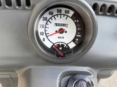 メーター 走行距離44,950km 速度計60km/hまで・燃料計付き