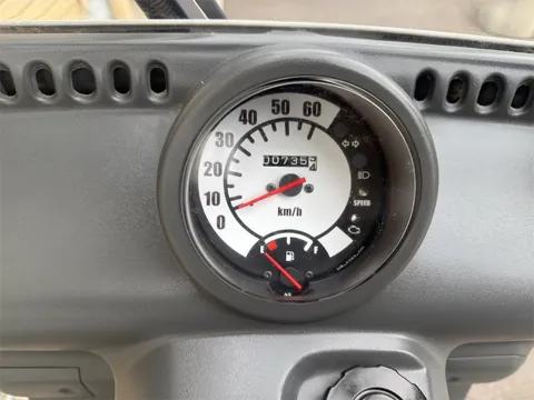 ジャイロキャノピー メーター（走行距離735kmを表示）