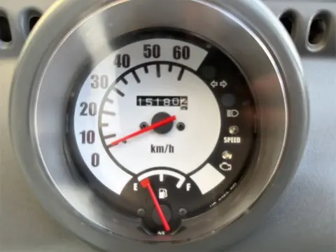 メーター 走行距離15,180km時点 速度計60km/hまで・燃料計付き