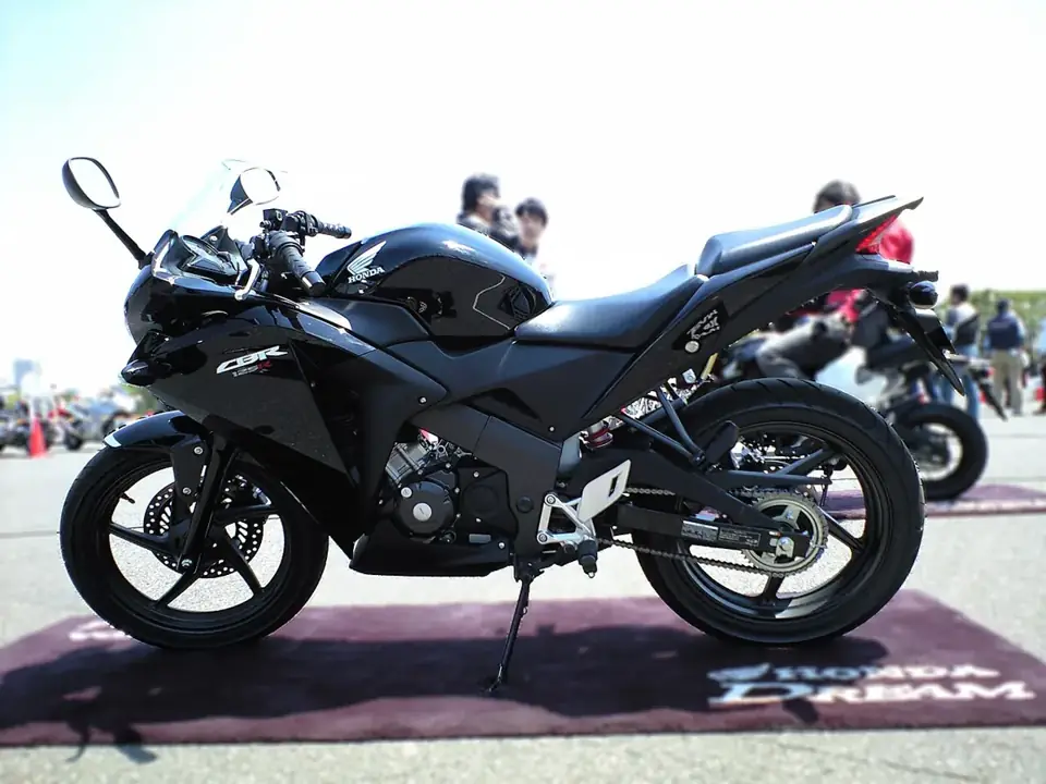 ホンダ CBR125R