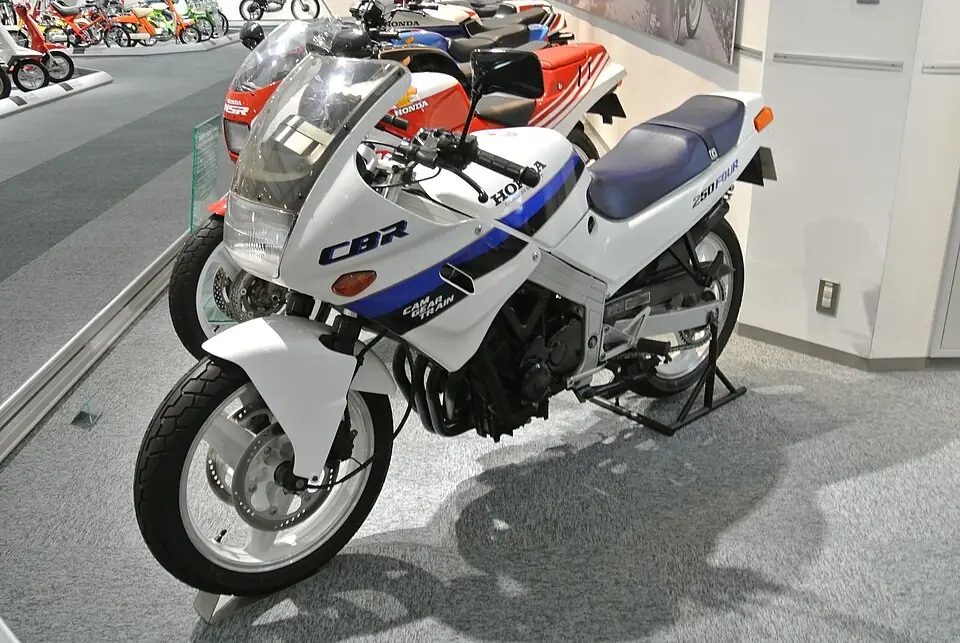 ホンダ CBR250フォア