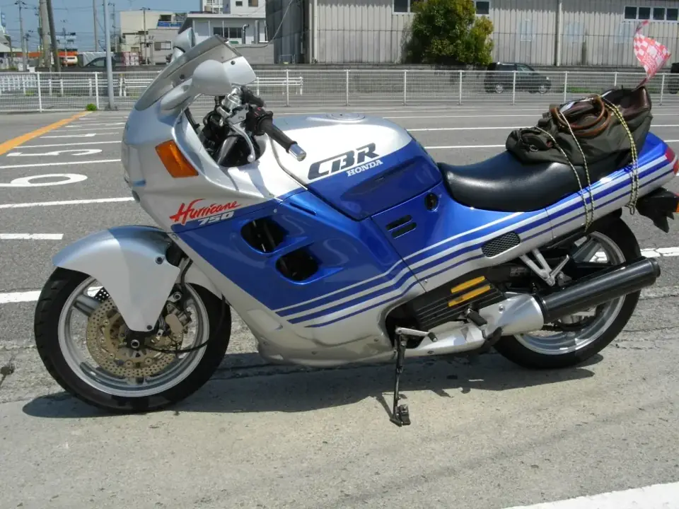 ホンダ CBR750