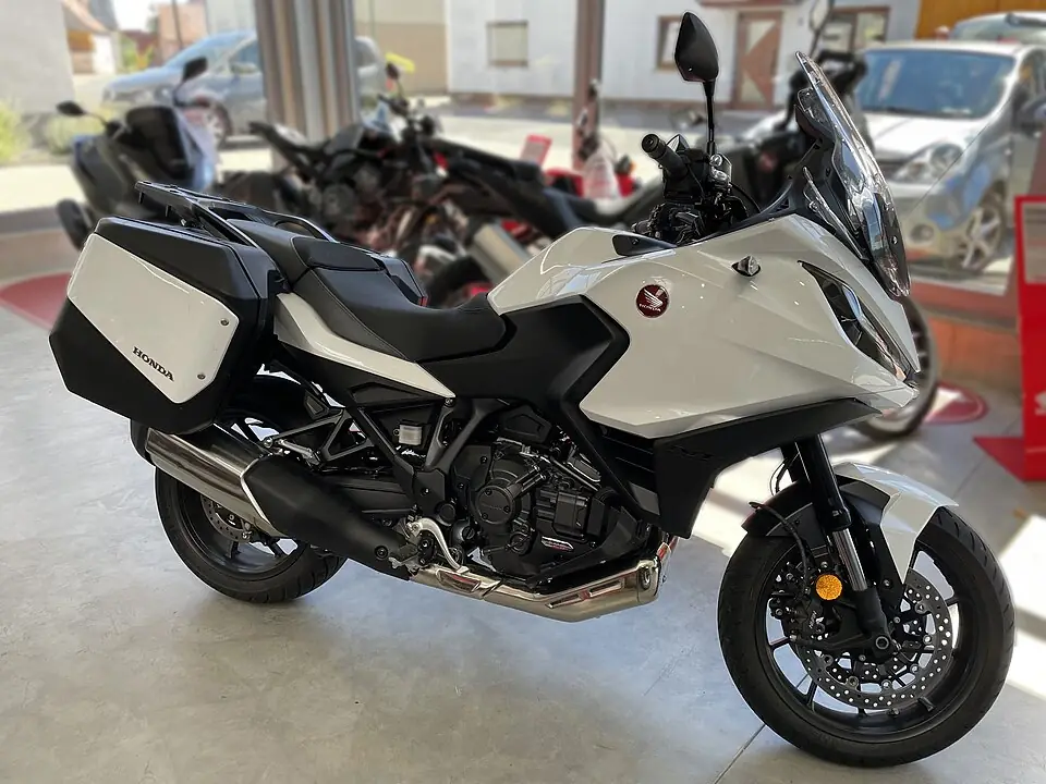 ホンダ NT1100