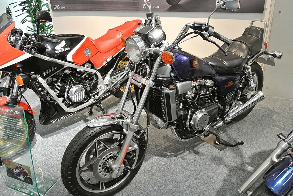 ホンダ VF750マグナ