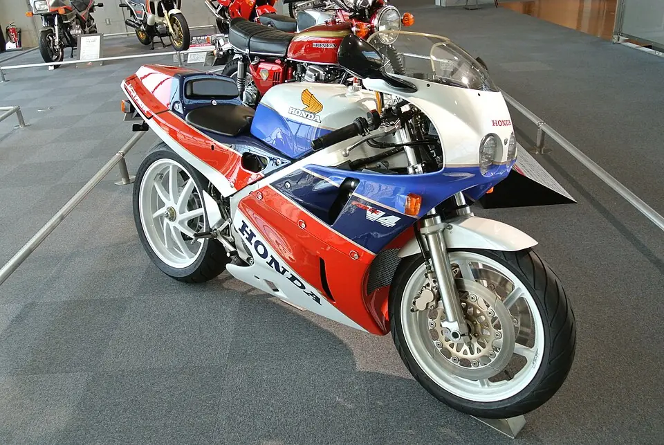 ホンダ VFR750R RC30