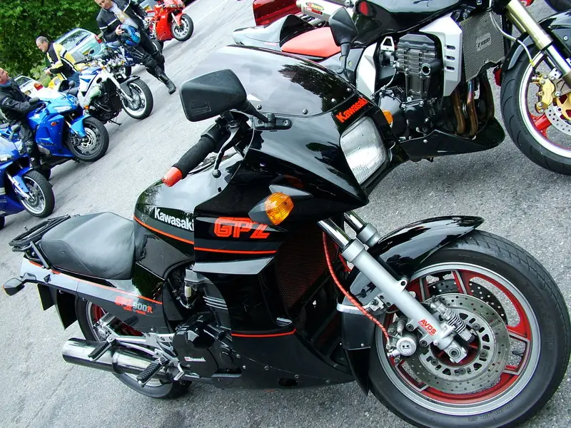 カワサキ GPZ900Rニンジャ