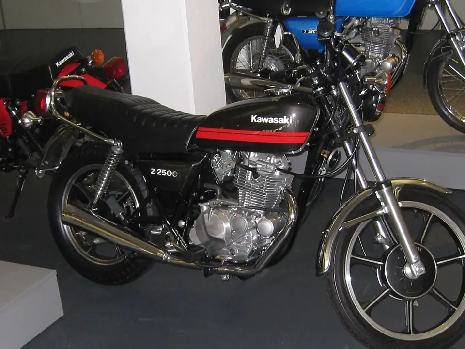 カワサキ Z250FS