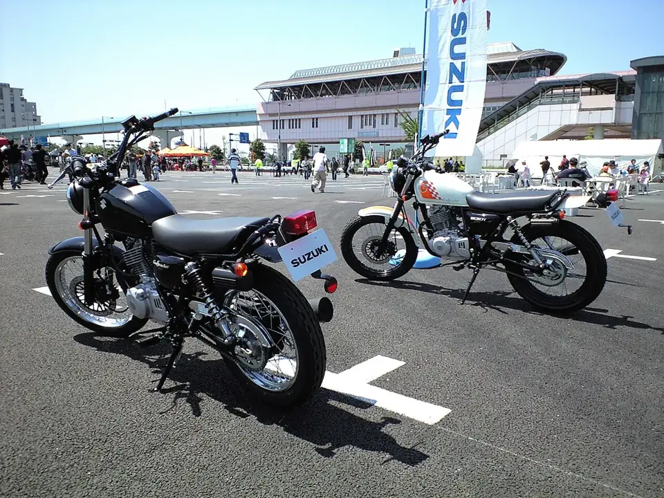 スズキ グラストラッカー