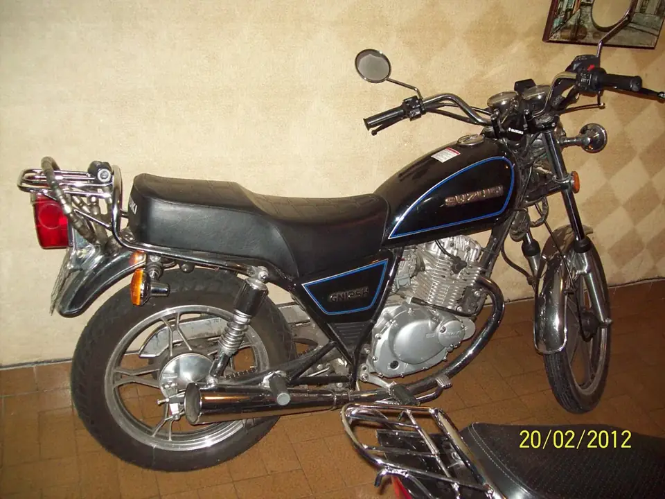 スズキ GN125