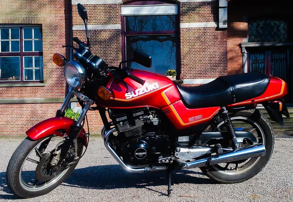スズキ GSX250E