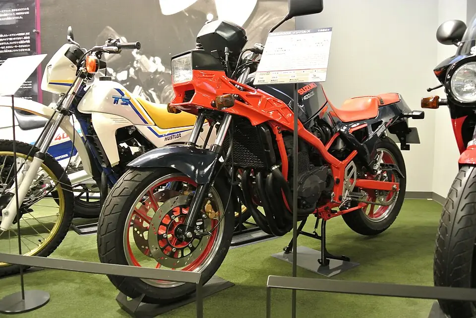 スズキ GSX400Xインパルス