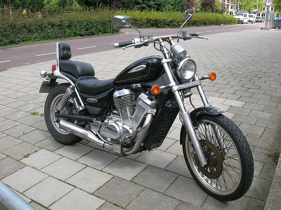 スズキ イントルーダー800