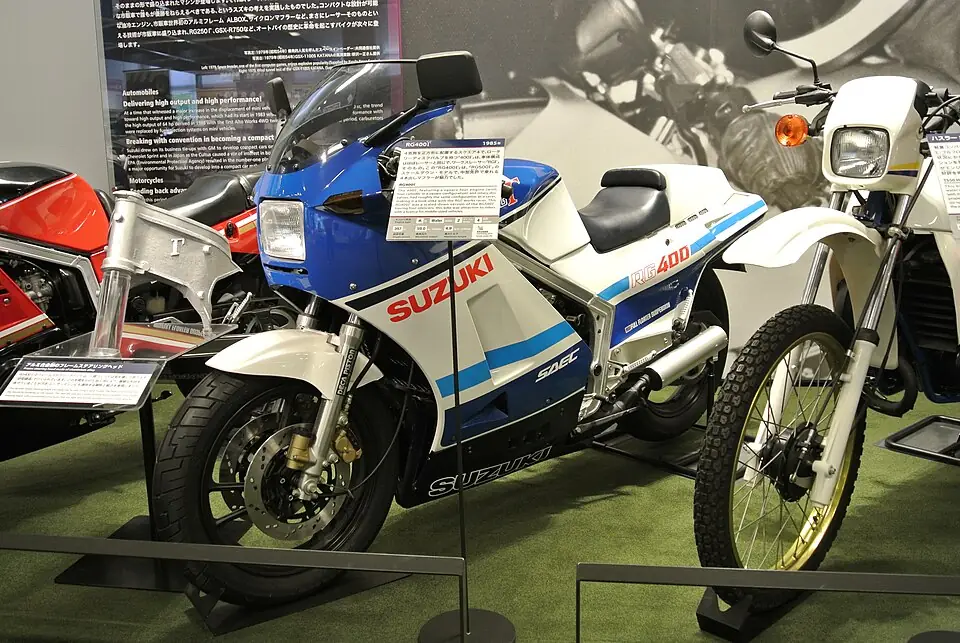 スズキ RG400ガンマ