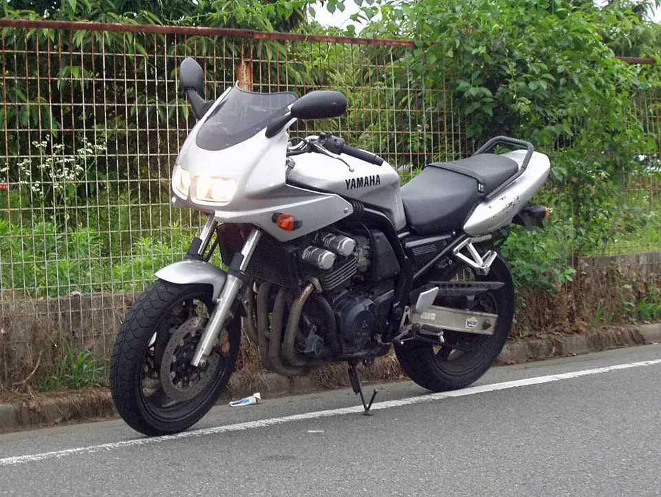 ヤマハ FZ400