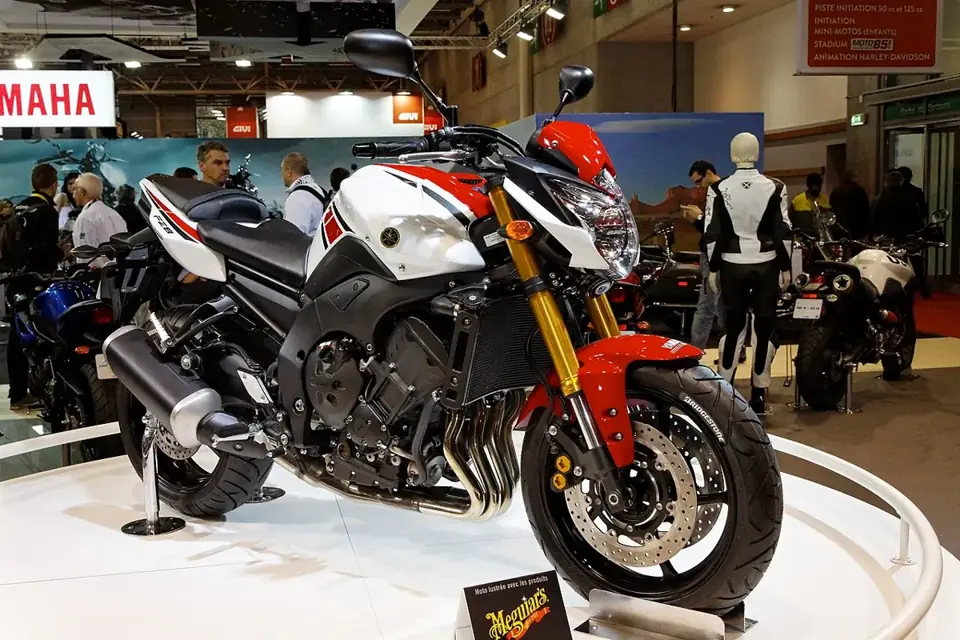 ヤマハ FZ8