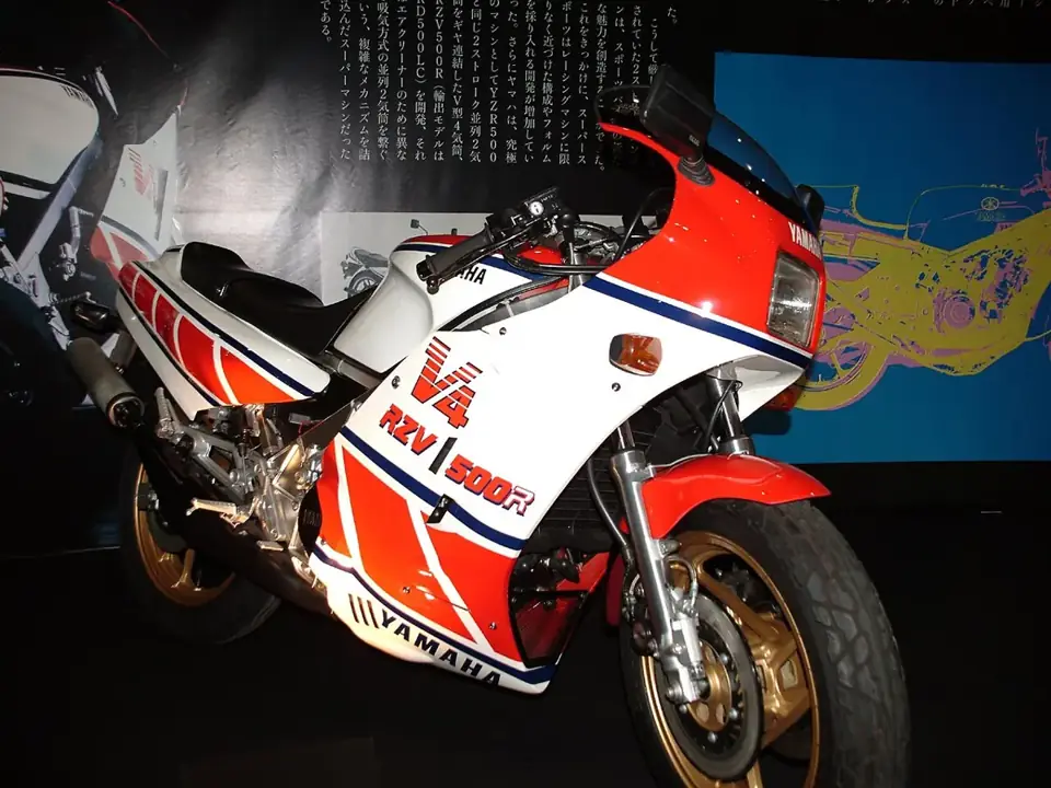 ヤマハ RZV500R