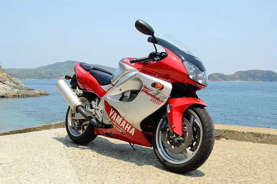 ヤマハ YZF1000Rサンダーエース