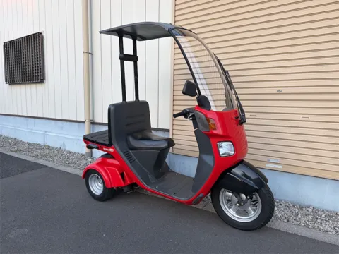 ジャイロキャノピー 右斜め前からの全体像 スクリーンとワイパー