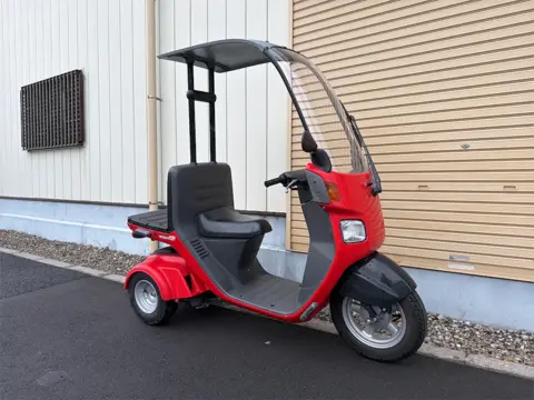 ジャイロキャノピー 赤 右斜め前からの全体像