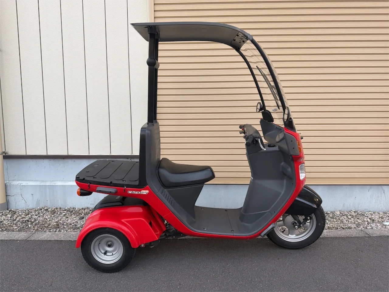 ホンダ ジャイロキャノピー 2023年式 赤 デッキタイプ 右側面からの全体像