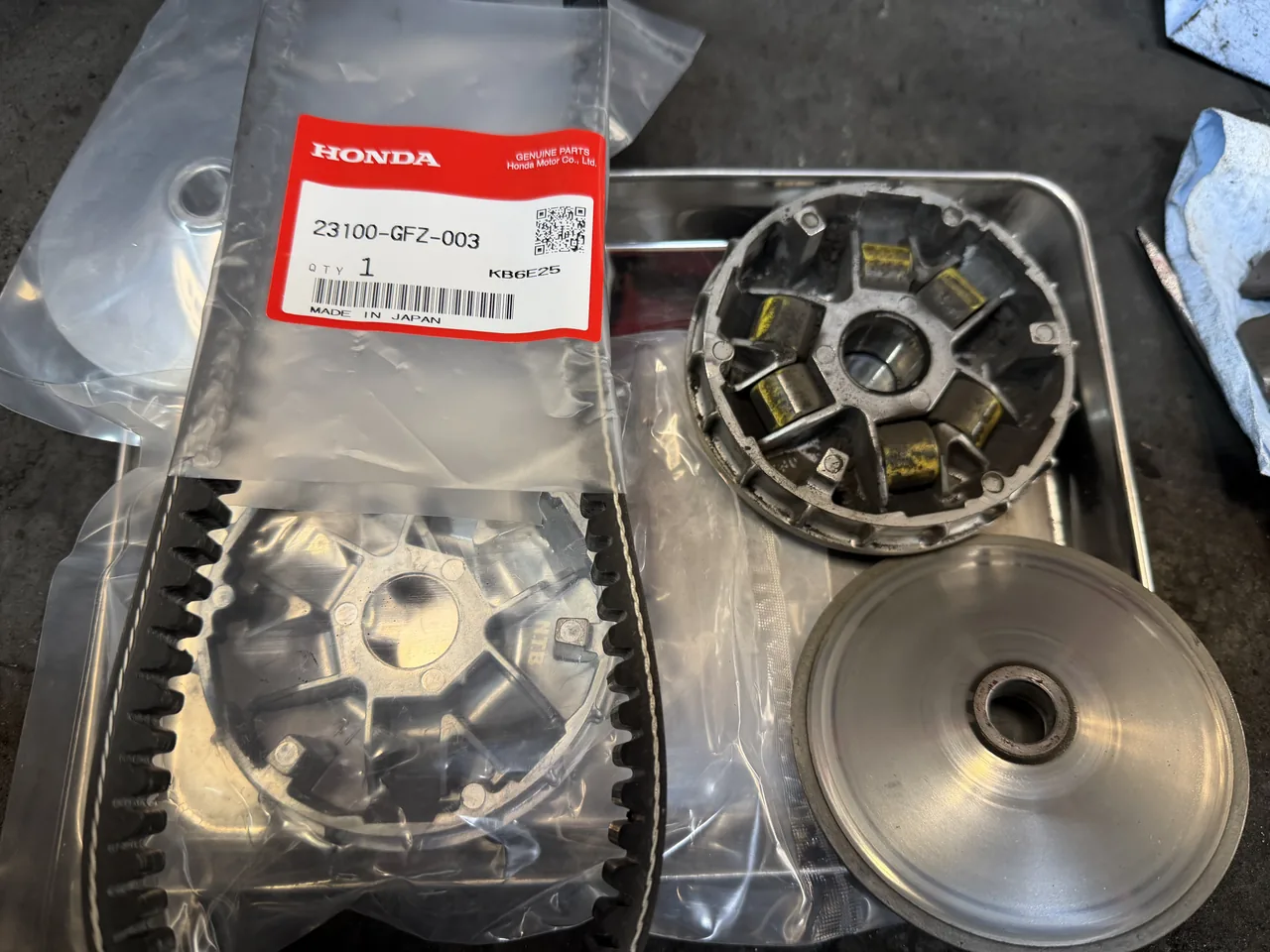 ホンダ純正Vベルト 品番23100-GFZ-003 と交換するドライブプーリーASSY