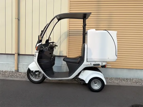 ジャイロキャノピー 右側面からの全体像 フロントスクリーンとミラー