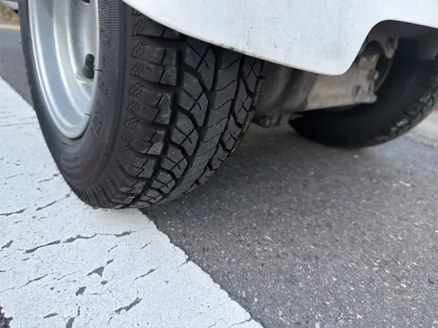 リアタイヤのトレッド面 溝の残量