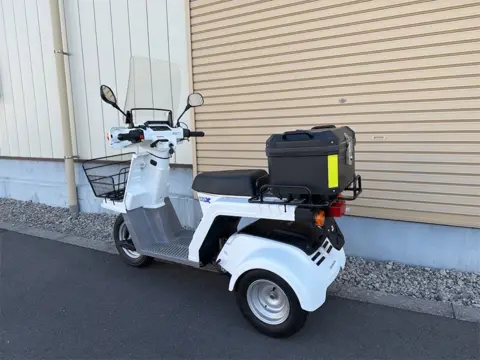 右斜め後ろからの全体像