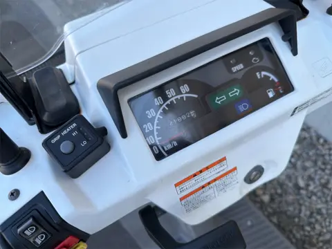 ハンドルまわり グリップヒーターのスイッチ